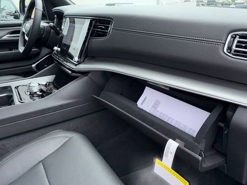 New 2025 Jeep Wagoneer Base w/ Premium Group I image 28