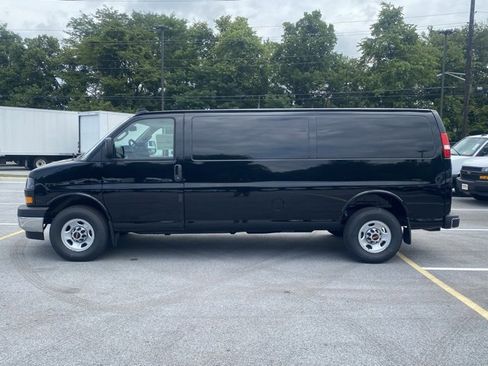 New 2025 GMC Savana 3500 Extended w/ Driver Convenience Package image 4