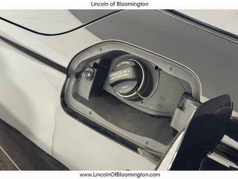 Used 2015 BMW M4 Convertible image 15