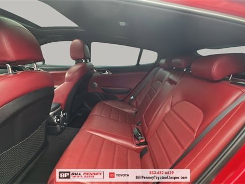 Used 2018 Kia Stinger GT2 image 13