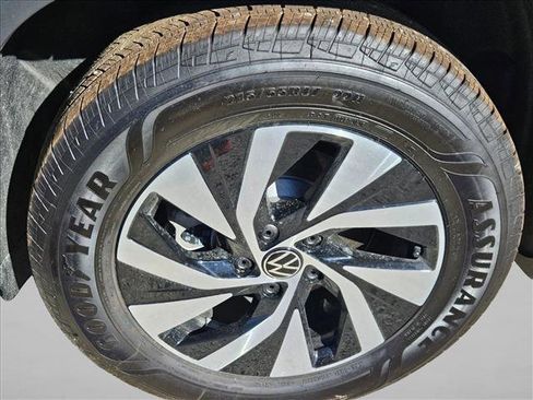 New 2025 Volkswagen Tiguan S image 10