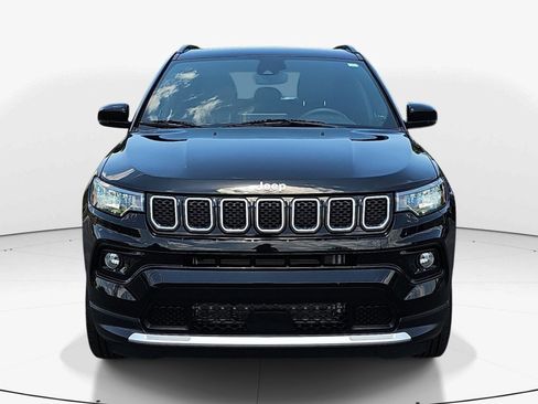 Used 2023 Jeep Compass Limited w/ Sun and Sound Group AWD/4WD image 9