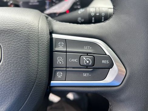 Used 2025 Jeep Compass Limited AWD/4WD image 43