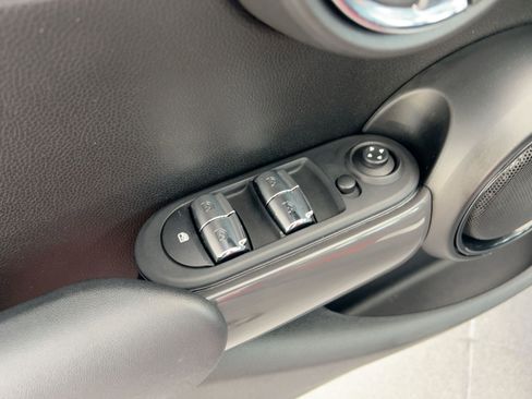 Used 2020 MINI Cooper 4-Door Hardtop image 14