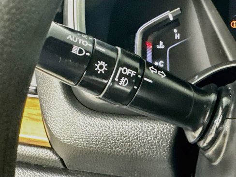 Used 2018 Honda CR-V EX image 12