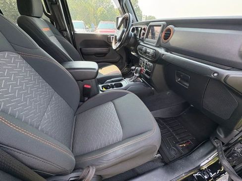 Used 2021 Jeep Gladiator Mojave w/ Cold Weather Group image 34