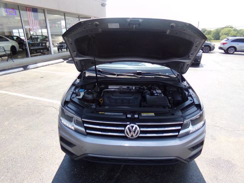 Used 2021 Volkswagen Tiguan SE image 33