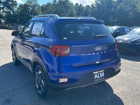 New 2026 Hyundai Venue SEL image 3