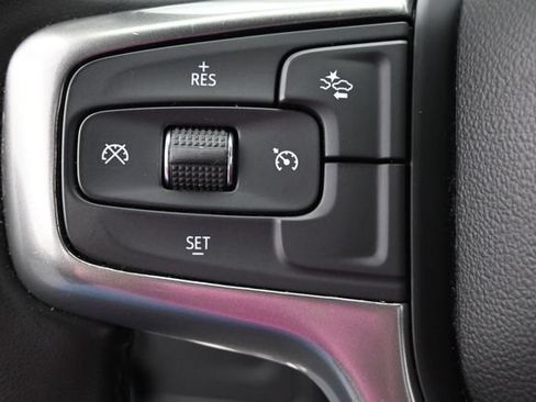 Used 2023 Chevrolet Suburban LT RWD image 18