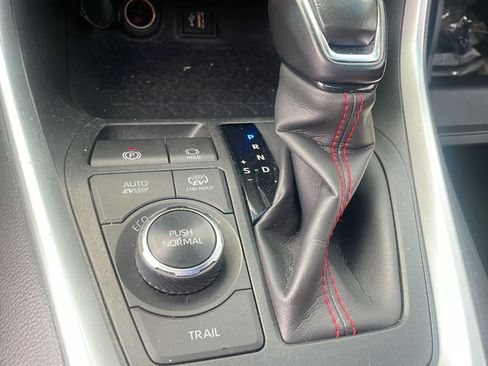 Used 2023 Toyota RAV4 SE w/ Weather & Moonroof Package AWD/4WD image 20