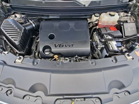 Used 2019 Chevrolet Traverse LT FWD image 25