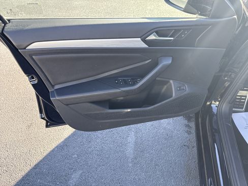 Used 2025 Volkswagen Jetta Sport image 22