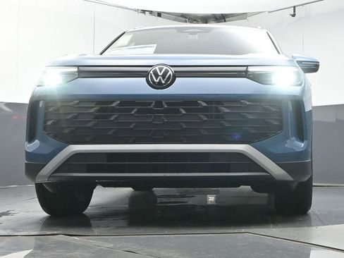 New 2026 Volkswagen Tiguan SE FWD image 35