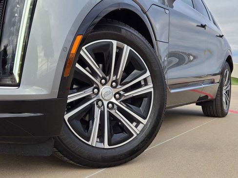 Certified 2024 Cadillac Lyriq Luxury w/ Nappa Leather Package image 8