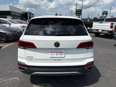 Used 2023 Volkswagen Taos SE FWD image 5