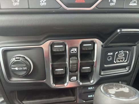 New 2026 Jeep Wrangler Unlimited Sahara AWD/4WD image 11