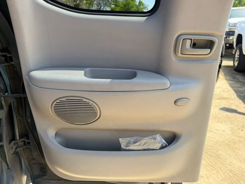 Used 2000 Toyota Tundra Limited RWD image 12