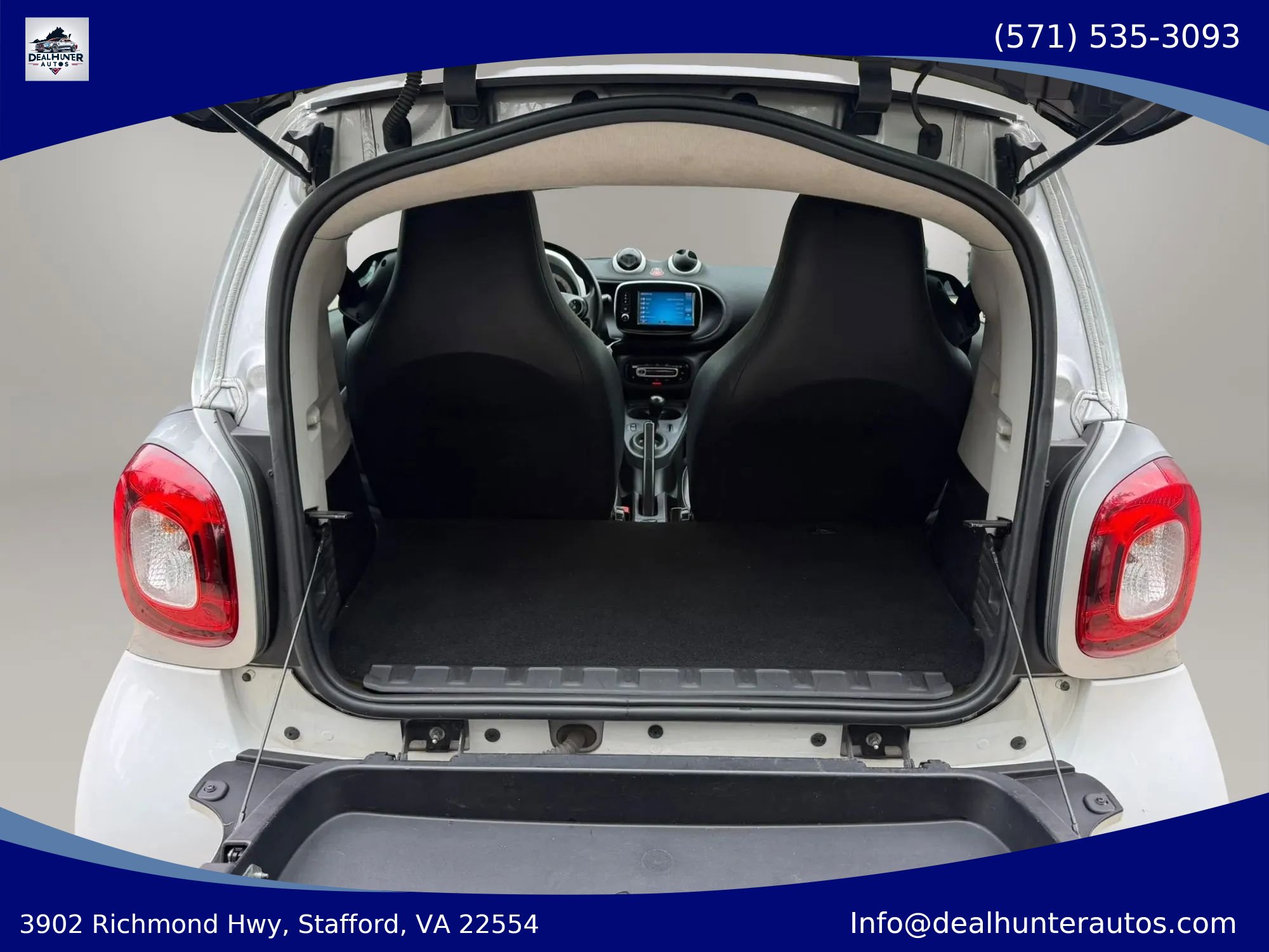 Used 2016 smart fortwo pure RWD image 9