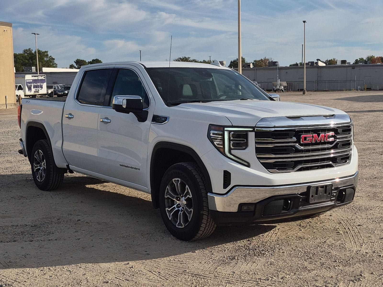 Used 2025 GMC Sierra 1500 SLT AWD/4WD image 8