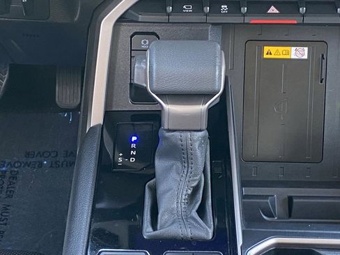 Used 2024 Toyota Tundra Limited image 32