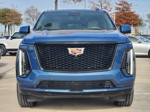 Used 2025 Cadillac Escalade ESV Sport Platinum image 8