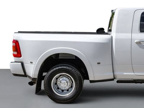 Used 2022 RAM 3500 Limited AWD/4WD image 6