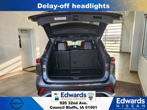 Used 2022 Toyota Highlander XSE AWD/4WD image 13