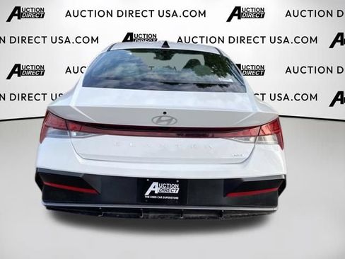 Used 2025 Hyundai Elantra Limited FWD image 5