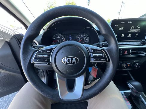 Used 2021 Kia Forte LXS FWD image 14