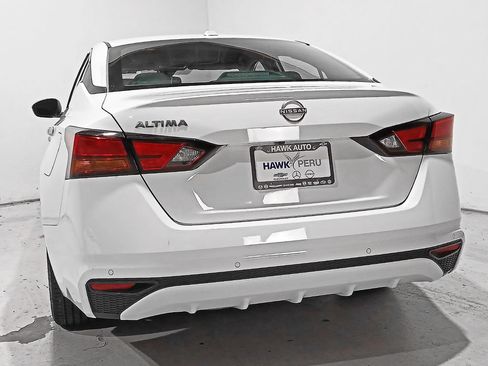 Used 2025 Nissan Altima 2.5 SV FWD image 5
