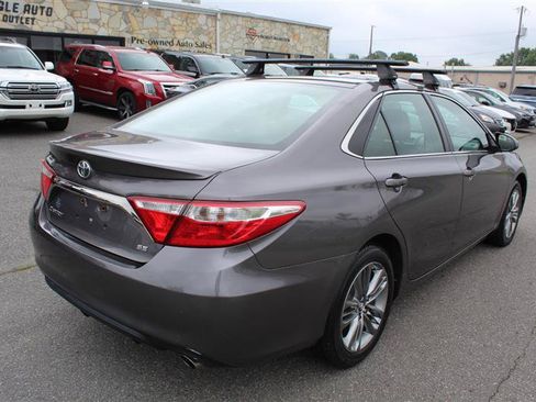 Used 2016 Toyota Camry SE FWD image 7