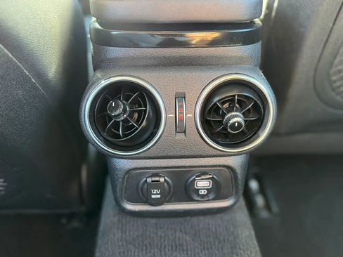 Used 2019 Kia Stinger RWD image 12