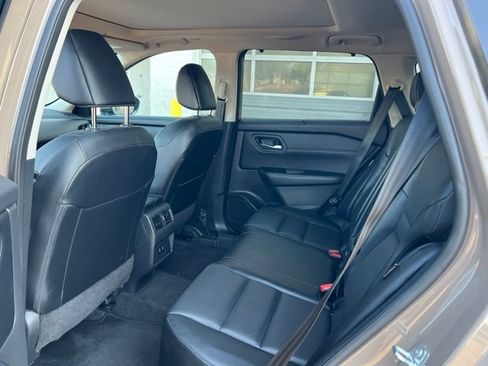 Used 2024 Nissan Rogue SV w/ SV Premium Package AWD/4WD image 25