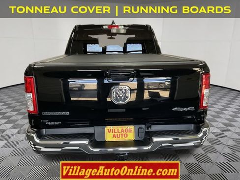 Used 2022 RAM 1500 Big Horn AWD/4WD image 3