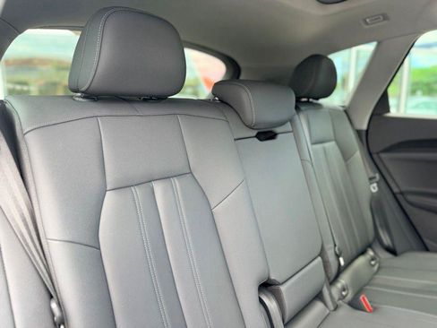 Used 2025 Audi Q5 Premium w/ Convenience Package AWD/4WD image 19