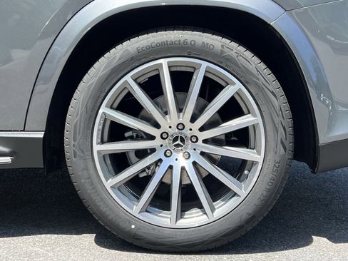 New 2026 Mercedes-Benz GLS 580 4MATIC image 17