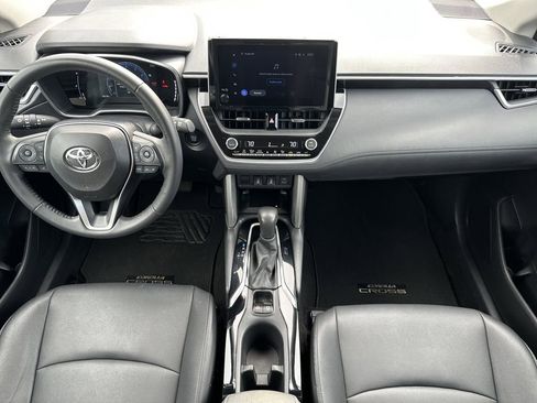 Used 2024 Toyota Corolla Cross XLE FWD image 13