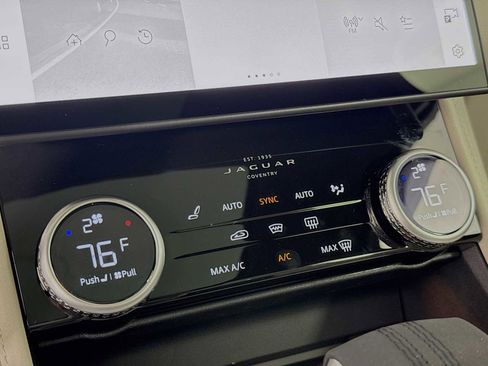 New 2025 Jaguar F-PACE R-Dynamic S image 17