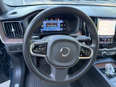 Certified 2023 Volvo XC60 B5 Ultimate w/ Protection Package Premier FWD image 18