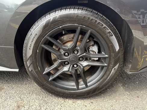 Used 2018 Ford Mustang GT w/ Equipment Group 301A RWD image 10
