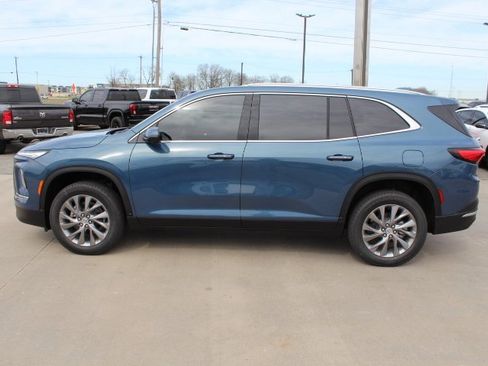New 2026 Buick Enclave Preferred image 2