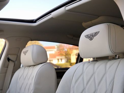 Used 2015 Bentley Flying Spur V8 image 19