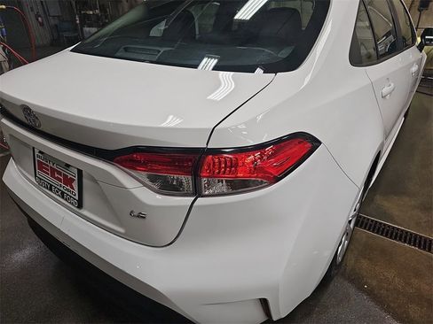 Used 2024 Toyota Corolla LE image 32
