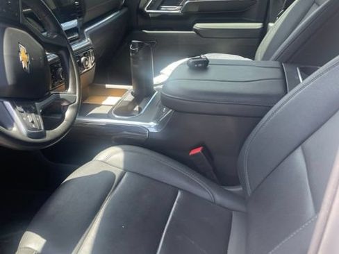 Used 2024 Chevrolet Silverado 2500 LTZ w/ LTZ Premium Package AWD/4WD image 8