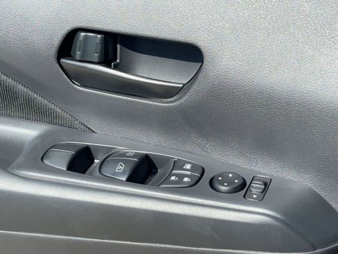 New 2025 Nissan Kicks S image 13