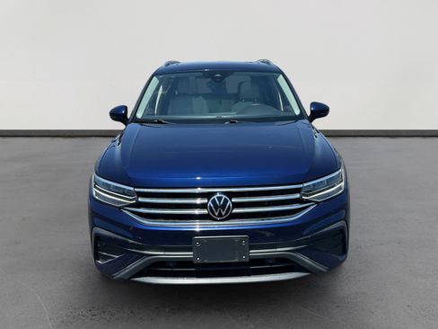 Used 2022 Volkswagen Tiguan SE w/ Panoramic Sunroof Package AWD/4WD image 8