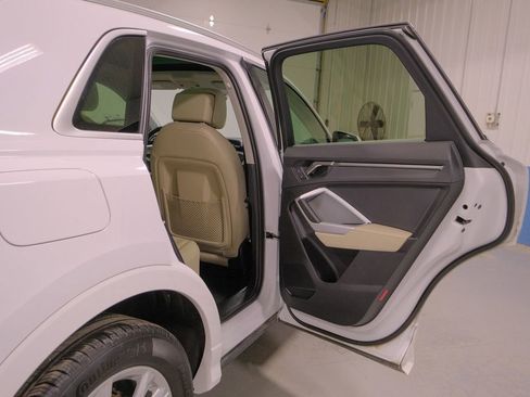 Used 2025 Audi Q3 2.0T Premium image 18