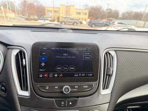 Used 2022 Chevrolet Malibu LT image 12