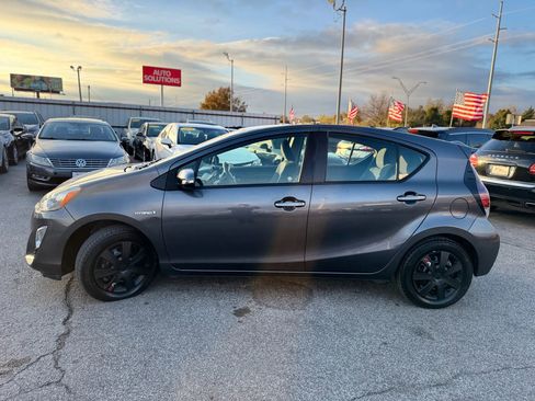 Used 2016 Toyota Prius C Two image 8