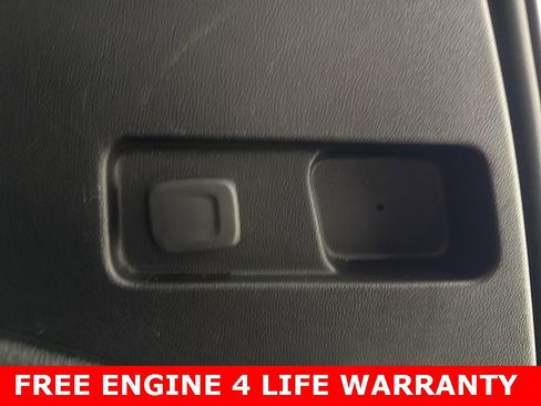 Used 2023 GMC Acadia SLE image 31